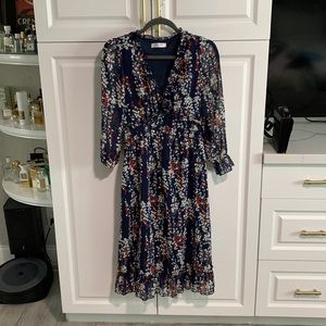 MOPOOGOSS womens v-neck ruffle navy floral dress - size S unused